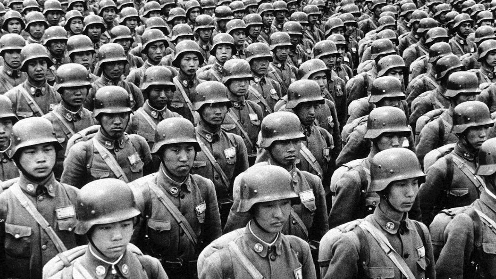 لعبت عمليات التعبئة المجتمعيّة الجماعيّة التي اقتضتها الحربُ دورا حاسما. فحوالي ربع السكان الذكور في اليابان خدموا في الجيش أثناء النّزاع