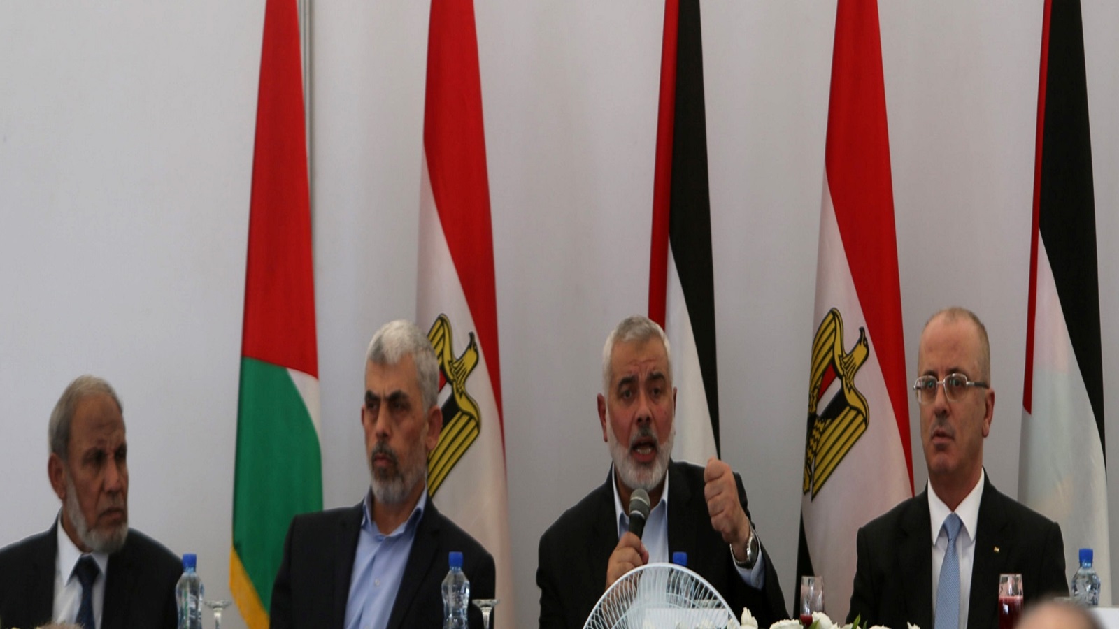 يحسب لقادة حركة حماس إدراكهم التام بأن التعنت في إتمام تلك المصالحة خطأ لن تقل فداحته عن خطيئة خوضهم للانتخابات التشريعية