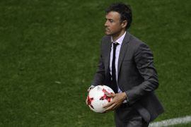 Barcelona's coach Luis Enrique catches a ball during the Spanish Copa del Rey (King's Cup) final football match FC Barcelona vs Deportivo Alaves at the Vicente Calderon stadium in Madrid on May 27, 2017. / AFP PHOTO / JAVIER SORIANO (Photo credit should read JAVIER SORIANO/AFP/Getty Images)