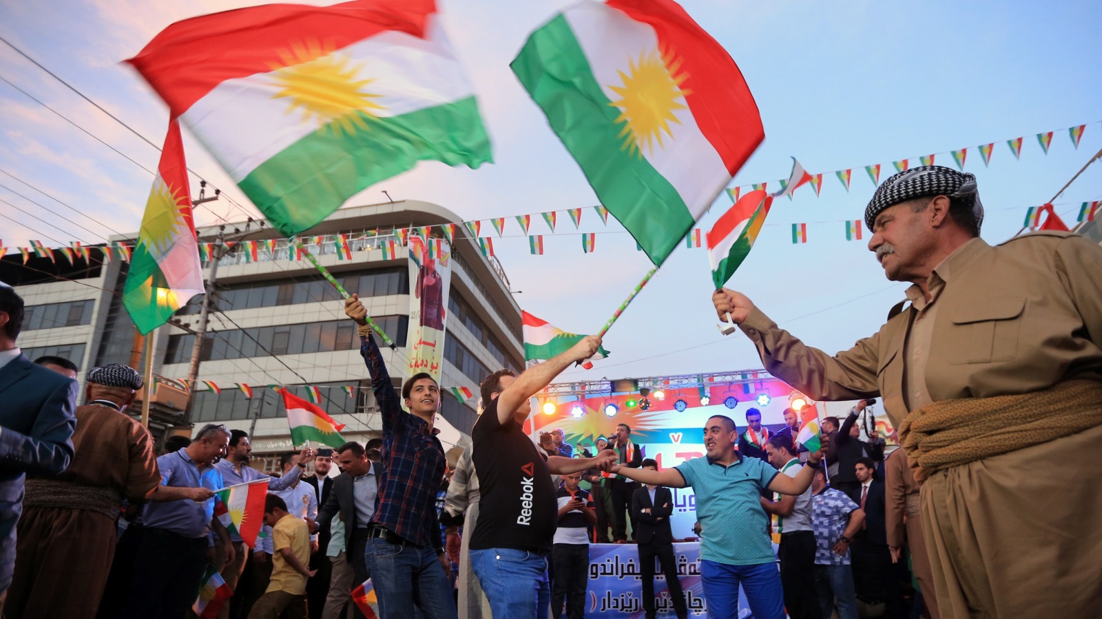 ‪(رويترز)‬ الأكراد أجروا الاستفتاء على الانفصال رغم معارضة بغداد ودول أخرى