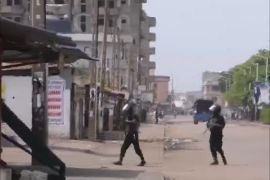 لقي أربعة أشخاص في توغو مصرعهم وجرح آخرون خلال اشتباكات بين قوات الأمن ومتظاهرين يطالبون بإنهاء حكم الرئيس /فور اغناسينبى/.