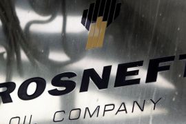 A logo of Russian state oil firm Rosneft is seen at its office in Moscow, October 18, 2012. REUTERS/Maxim Shemetov/File Photo