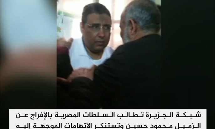 السلطات المصرية تواصل حبس الزميل محمود حسين