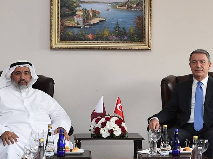 رئيس هيئة الأركان التركي خلوصي أكار يلتقي نظيره القطري غانم بن شاهين الغانم في إسطنبول