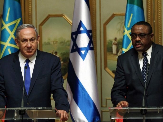Israeli Prime Minister Benjamin Netanyahu (L) and his Ethiopian counterpart Hailemariam Desalegn address a news conference at the National Palace during his State visit to Addis Ababa, Ethiopia, July 7, 2016. REUTERS/Tiksa Negeri?