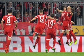 MUNICH, GERMANY - OCTOBER 28: James Rodriguez of Bayern Muenchen (2nd right) celebrates with Arjen Robben of Bayern Muenchen (r) after he scored his teams first goal to make it 1:0 during the Bundesliga match between FC Bayern Muenchen and RB Leipzig at Allianz Arena on October 28, 2017 in Munich, Germany. (Photo by Stuart Franklin/Bongarts/Getty Images)