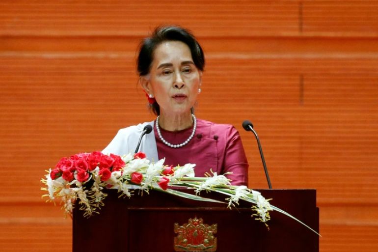 Myanmar State Counselor Aung San Suu Kyi delivers a speech to the nation over Rakhine and Rohingya situation, in Naypyitaw, Myanmar September 19, 2017. REUTERS/Soe Zeya Tun