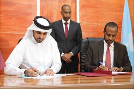 1-قطر توقع اتفاقيات مع الحكومة الصومالية،28 مقديشو نوفمبر/تشرين الثاني 2017 (التصوير:قاسم سهل).
