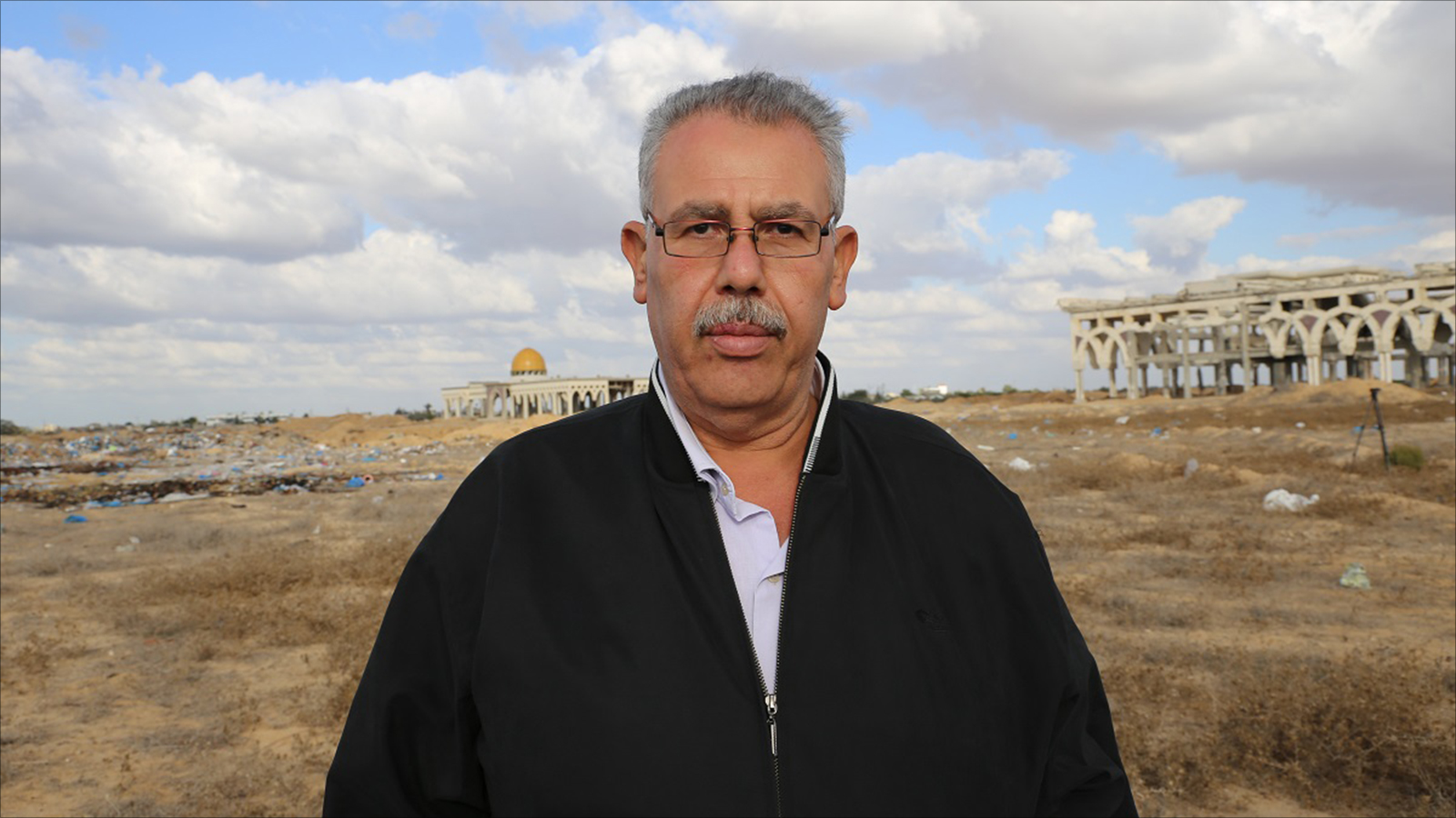 ‪عمر شاهين كان مديرا للمعدات الأرضية في مطار غزة الدولي‬ (الجزيرة)