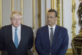 (L-R) US Secretary of State John Kerry, British Foreign Secretary Boris Johnson and UN Special Envoy for Yemen Ismail Ould Cheikh Ahmed make a joint statement at Lancaster House, in London, Britain October 16, 2016. REUTERS/Justin Tallis/Pool