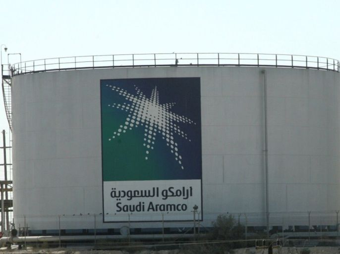 Oil tanks seen at the Saudi Aramco headquarters during a media tour at Damam city November 11, 2007. REUTERS/ Ali Jarekji/File Photo