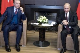 Russia's President Vladimir Putin (R) meets with Turkey's President Tayyip Erdogan in Sochi, Russia November 13, 2017. REUTERS/Pavel Golovkin/Pool