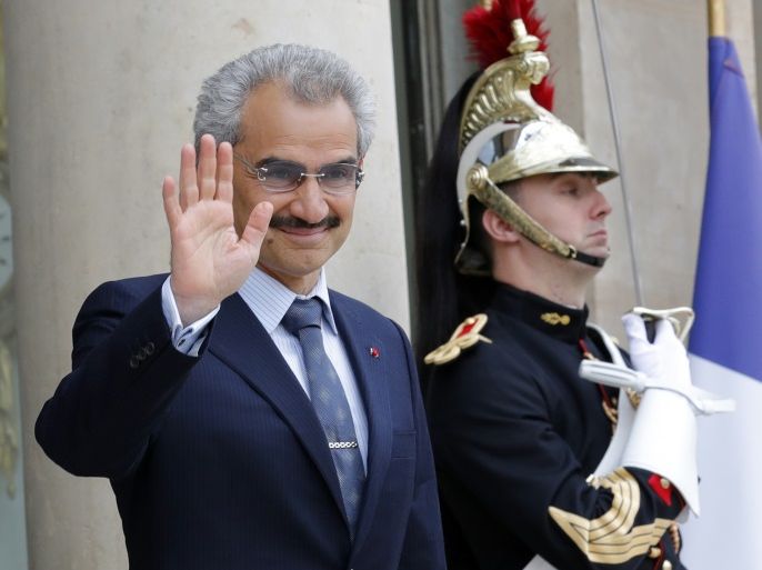 Saudi Arabian Prince Al-Waleed bin Talal arrives at the Elysee palace in Paris, France, to attend a meeting with French President, September 8 , 2016. REUTERS/Philippe Wojazer