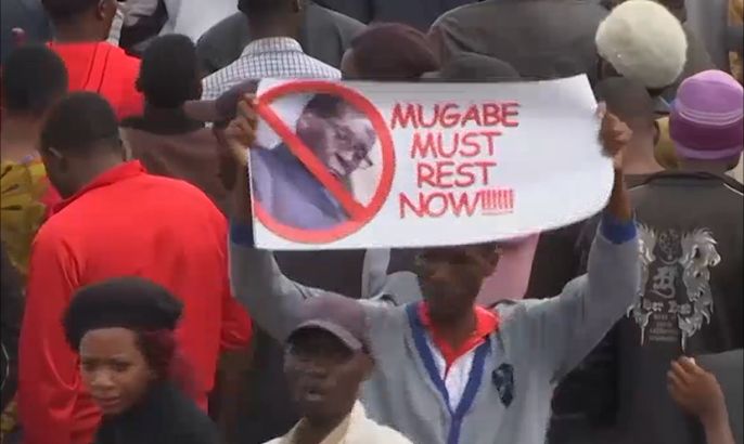 مظاهرات واسعة في هراري احتفالا برحيل موغابي