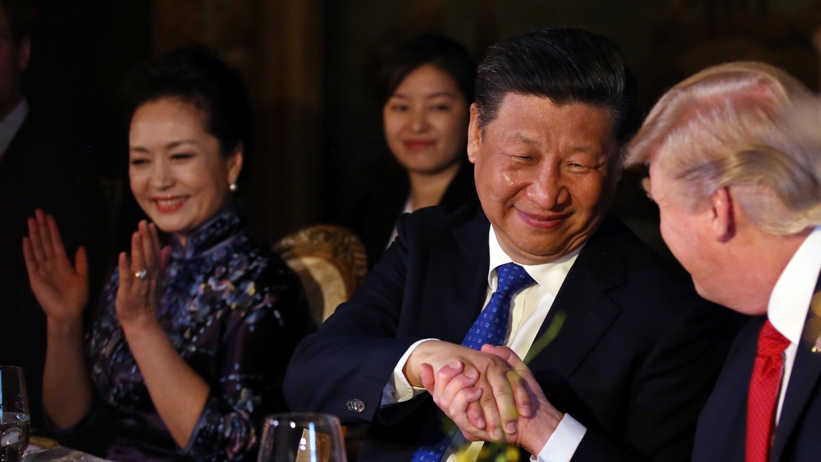 ‪الرئيسان الأميركي والصيني التقيا بفلوريدا في أبريل/نيسان الماضي‬ (رويترز)