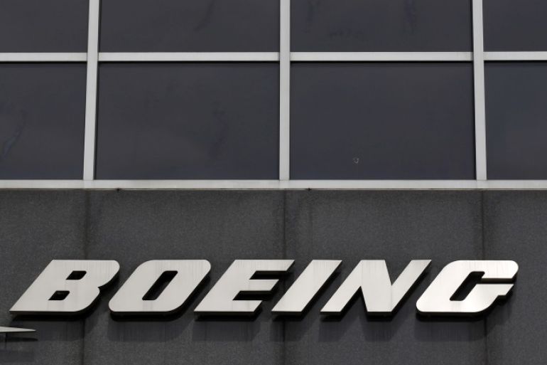 The Boeing logo is seen at their headquarters in Chicago, in this April 24, 2013 file photo. REUTERS/Jim Young/File Photo