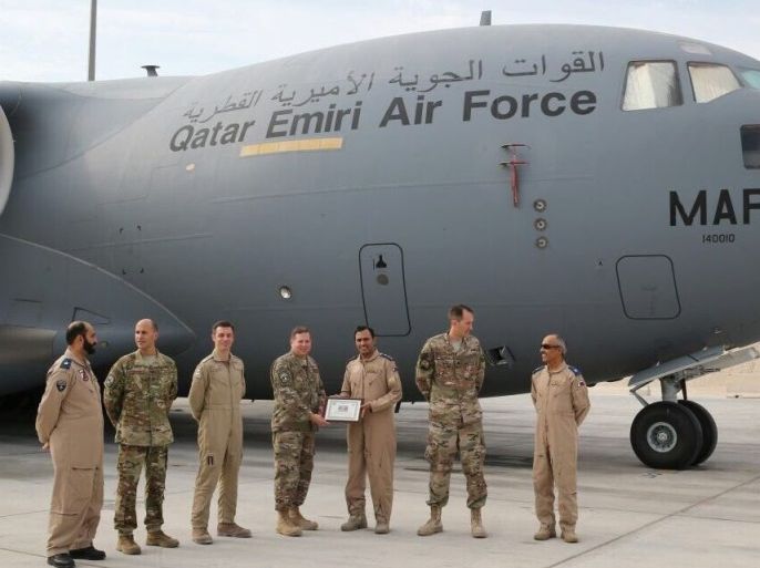 صورة نشرتها وزارة الدفاع على حسابها في تويتر بمناسبة نقل القوات الجوية القطرية شحنات زنتها مليون رطل دعما للتحالف الدولي ضد تنظيم الدولة