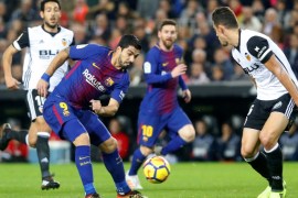 Soccer Football - La Liga Santander - Valencia vs FC Barcelona - Mestalla, Valencia, Spain - November 26, 2017 Barcelona’s Luis Suarez in action REUTERS/Heino Kalis