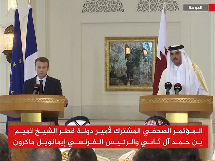 أمير قطر و ماكرون في مؤتمر صحفي بالدوجة