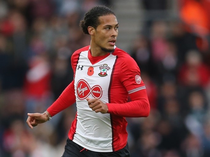 SOUTHAMPTON, ENGLAND - NOVEMBER 04: Virgil van Dijk of Southampton in action during the Premier League match between Southampton and Burnley at St Mary's Stadium on November 4, 2017 in Southampton, England. (Photo by Steve Bardens/Getty Images)
