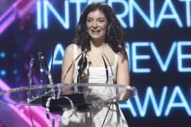 AUCKLAND, NEW ZEALAND - NOVEMBER 16: Lorde recieves an International Achievement Award at the 2017 Vodafone New Zealand Music Awards on November 16, 2017 in Auckland, New Zealand. (Photo by Phil Walter/Getty Images)