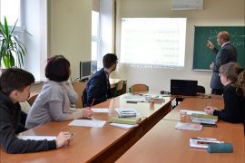 كييف - 16 ديسمبر 2017 - في صف دراسي بمركز سلام لتعليم اللغات 2