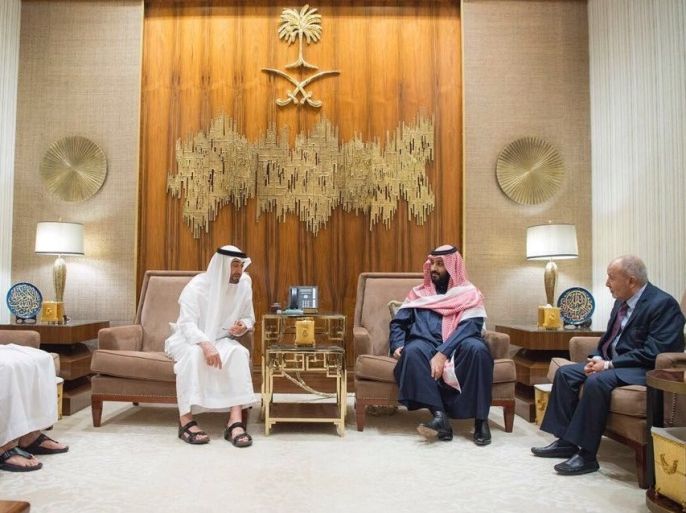 ولي العهد السعودي محمد بن سلمان وولي عهد أبو ظبي محمد بن زايد خلال اجتماعخما بقيادة حزب الاصلاح اليمني (واس)
