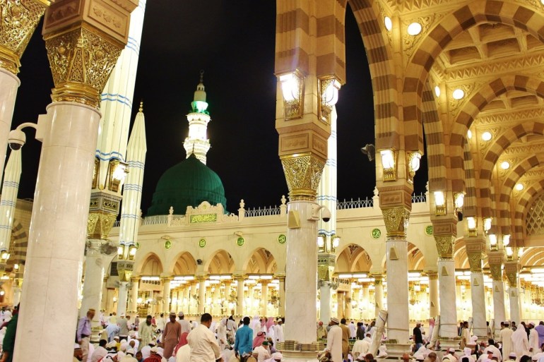 مدونات - المسجد النبوي الرسول  المسلمين صلاة