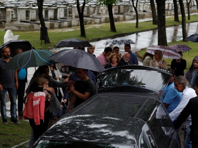 Mourners attend the funeral of Alejandro Pagnucco, one of the five Argentine citizens who were killed in the truck attack in New York on October 31, at the Cemetery Mercy in Rosario, Argentina November 7, 2017. REUTERS/Martin Acosta