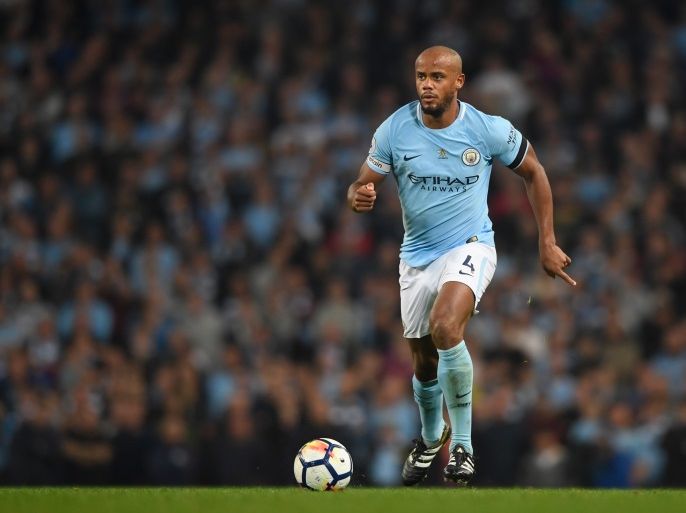 MANCHESTER, ENGLAND - AUGUST 21: Manchester City player Vincent Kompany in action during the Premier League match between Manchester City and Everton at Etihad Stadium on August 21, 2017 in Manchester, England. (Photo by Stu Forster/Getty Images)