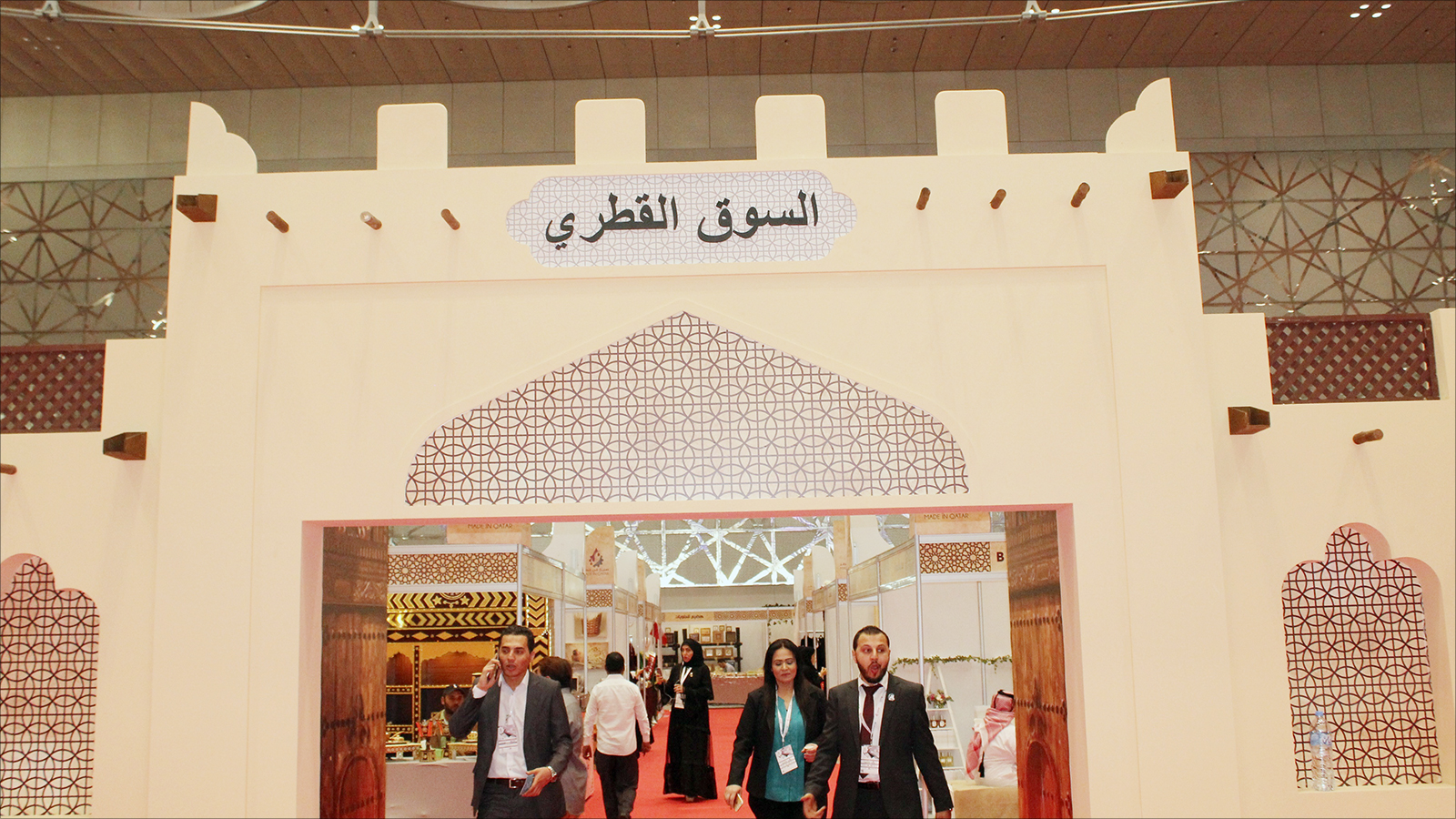 ‪‬ المعرض جاء ليؤكد دعم الحكومة للقطاع الخاص لتجاوز آثار الحصار على قطر(الجزيرة)