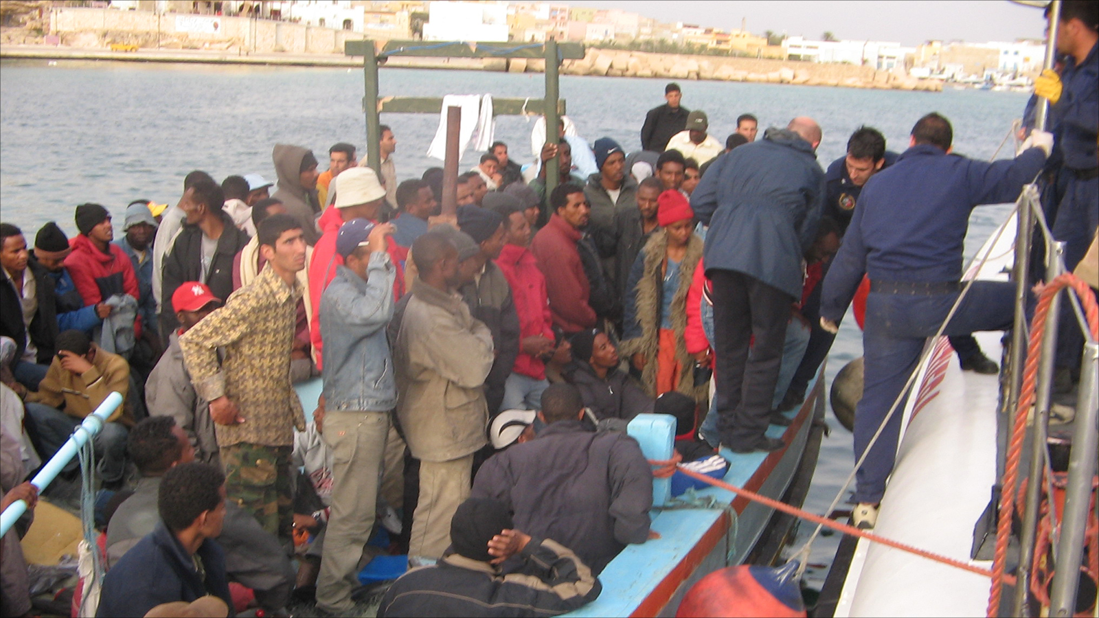 الاتحاد الأوروبي زاد جهوده للتعاون مع ليبيا بمكافحة الهجرة غير النظامية عبر البحر المتوسط(الجزيرة)