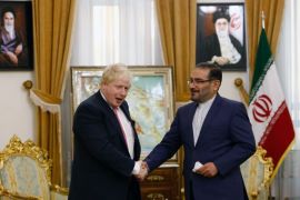 لقاء أمين مجلس الأمن القومي الإيراني علي شمخاني مع وزير الخارجية البريطاني بوريس جونسون في طهران