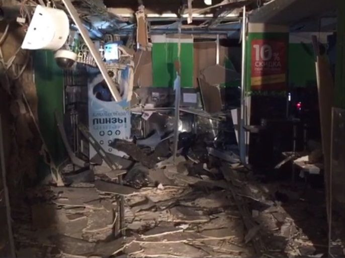 epa06407812 A stiil image made from a handout video footage provided 28 December 2017 by the Information Center of the Russian National Antiterrorism Commitee shows damages on the site of explosion inside a Perekryostok supermarket in St.Petersburg, Russia, December 2017. According to latest media reports, about 13 people were wounded in the blast. EPA-EFE/Russian National Antiterrorism Commitee / HANDOUT HANDOUT EDITORIAL USE ONLY/NO SALES