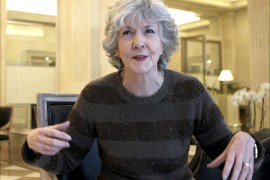 epa04604502 US writer Sue Grafton gestures during an interview with Spanish press agency Agencia EFE in Barcelona, northeastern Spain, 05 February 2015. Grafton talked about her latest novel of the 'alphabet series', 'W' Is for Wasted'. EPA/TONI GARRIGA