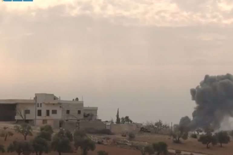 قصف عنيف ومركز بالبراميل المتفجرة على بلدات ريف إدلب الجنوبي