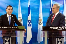Guatemalan President Jimmy Morales and Israeli Prime Minister Benjamin Netanyahu deliver statements to the media during their meeting in Jerusalem November 29, 2016. REUTERS/Abir Sultan/Pool