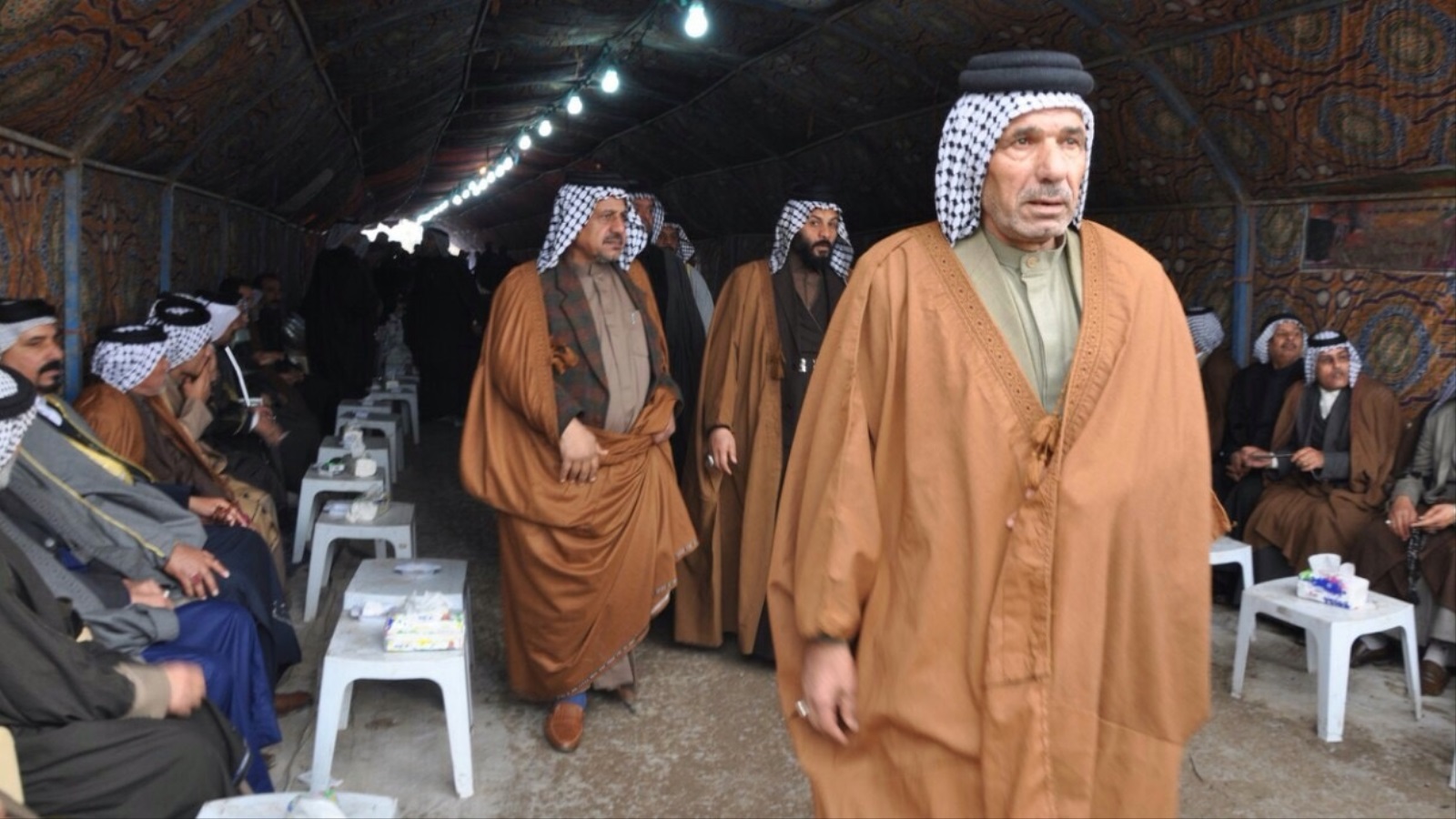 الفصل العشائري نظام اجتماعي قديم في العراق لا يزال معمولا به بقوة حتى اليوم (الجزيرة)