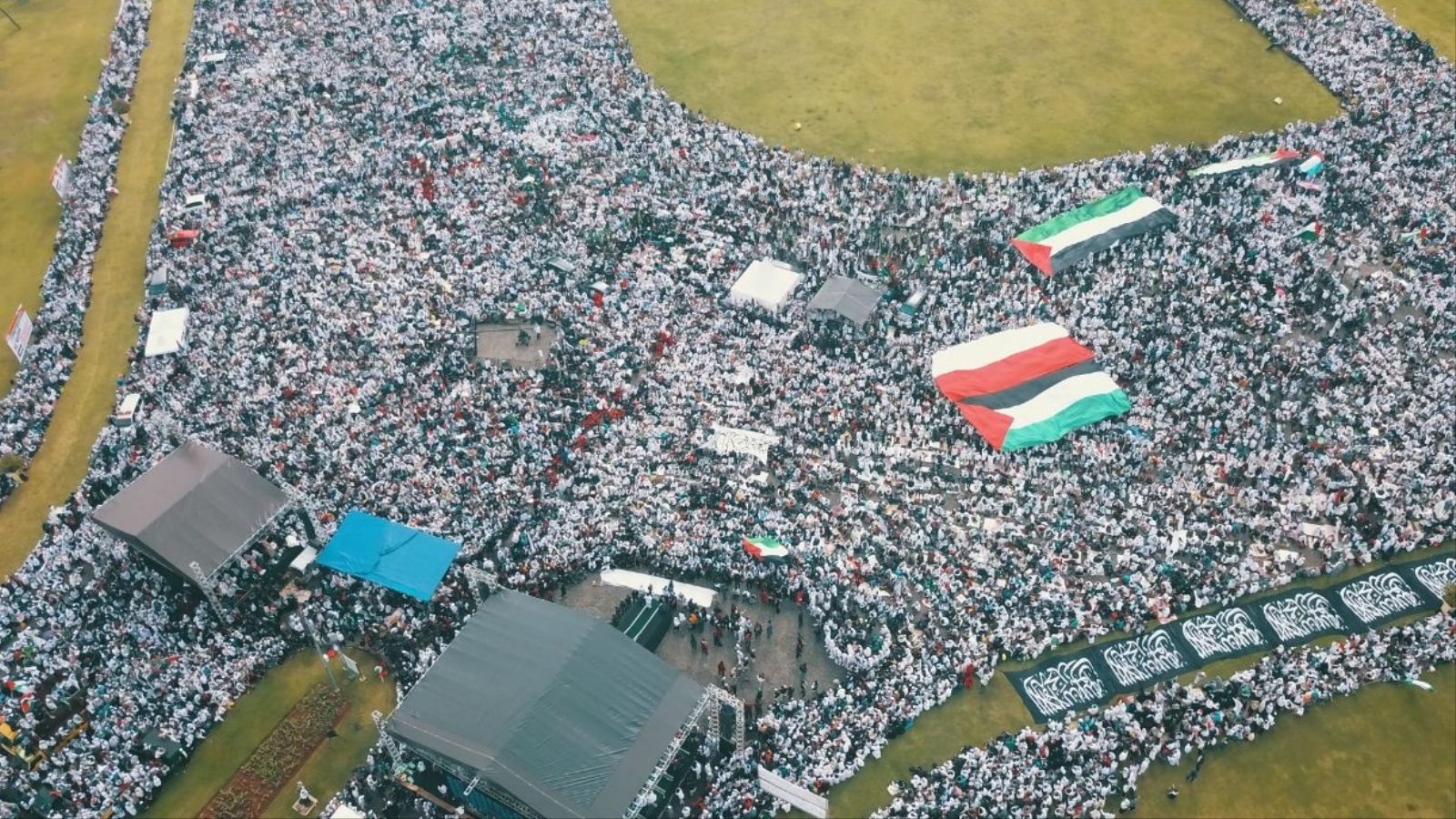 مظاهرة مليونية في جاكرتا عاصمة إندونيسيا نصرة للأقصى (الجزيرة)