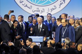 epa06486551 UN Special Envoy for Syria Staffan de Mistura (C) speaks during the Syrian National Dialogue Congress in the Black sea resort of Sochi, Russia, 30 January 2018. More than 1,500 delegates arrived to Sochi to take part in the Syrian National Dialogue Congress which is expected to make progress in settling the Syrian crisis. EPA-EFE/YURI KOCHETKOV