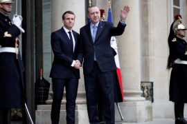 French President Emmanuel Macron welcomes Turkey's President Tayyip Erdogan at the Elysee Palace in Paris, France, January 5, 2018. REUTERS/Benoit Tessier