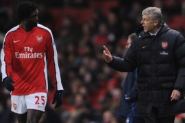 LONDON - DECEMBER 06: Arsene Wenger manager of Arsenal talks to Emmanuel Adebayor during the Barclays Premier League match between Arsenal and Wigan Athletic at the Emirates Stadium on December 6, 2008 in London, England. (Photo by Shaun Botterill/Getty Images)