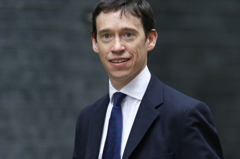 Rory Stewart arrives for Britain's Prime Minister David Cameron's first cabinet meeting at 10 Downing Street, in Westminster, London, Britain, May 12, 2015. REUTERS/Suzanne Plunkett
