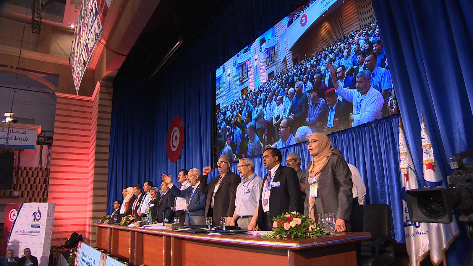 ‪حركة النهضة هي القوة السياسية الثانية في البرلمان والحكومة بتونس‬ (الجزيرة)