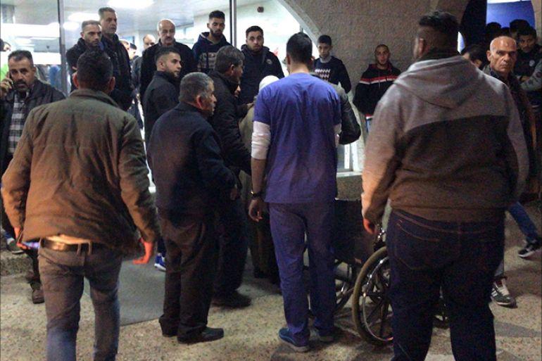 استشهاد فتى بنابلس - تجمع ذويه امام مشفى نابلس التخصصي