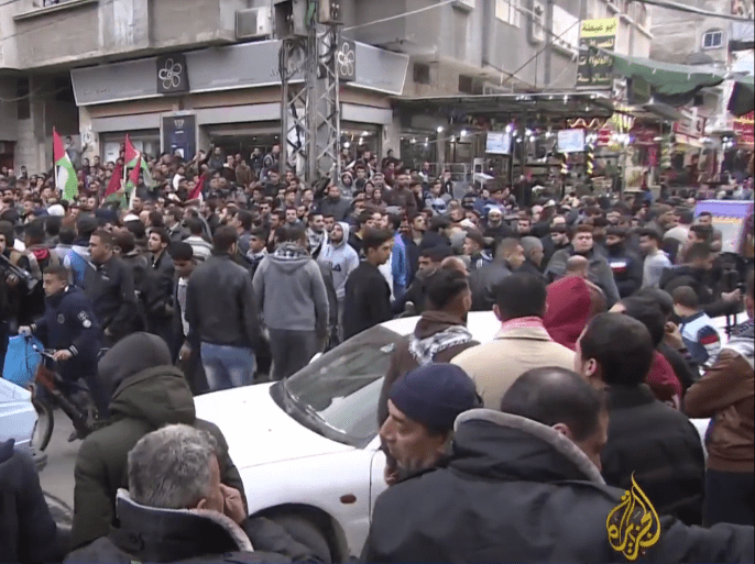 مسيرة بغزة احتجاجا على تردى الأوضاع المعيشية.png