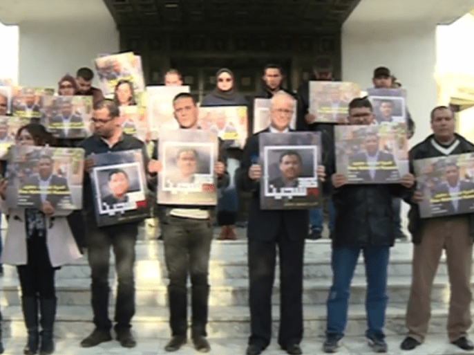 مكتب الجزيرة في تونس ينظم وقفة تضامنية مع الزميل محمود حسين المحتجز في السجون المصرية منذ أكثر من عام
