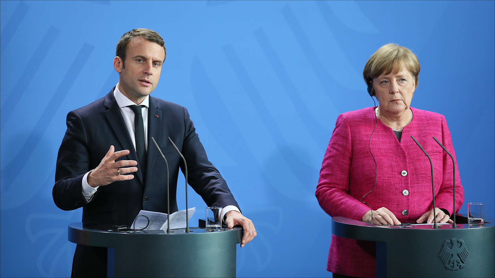 ‪ميركل شددت على أهمية التعاون مع فرنسا لإصلاح منطقة اليورو‬  (الجزيرة نت)