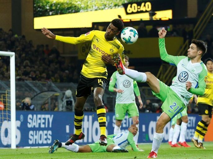 Soccer Football - Bundesliga - Borussia Dortmund vs VfL Wolfsburg - Signal Iduna Park, Dortmund, Germany - January 14, 2018 Wolfsburg's Josip Brekalo in action with Borussia Dortmund’s Alexander Isak REUTERS/Leon Kuegeler DFL RULES TO LIMIT THE ONLINE USAGE DURING MATCH TIME TO 15 PICTURES PER GAME. IMAGE SEQUENCES TO SIMULATE VIDEO IS NOT ALLOWED AT ANY TIME. FOR FURTHER QUERIES PLEASE CONTACT DFL DIRECTLY AT + 49 69 650050
