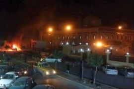 انفجار سيارة مفخخة مركونة بجانب مسجد بيعة الرضوان في بنغازي